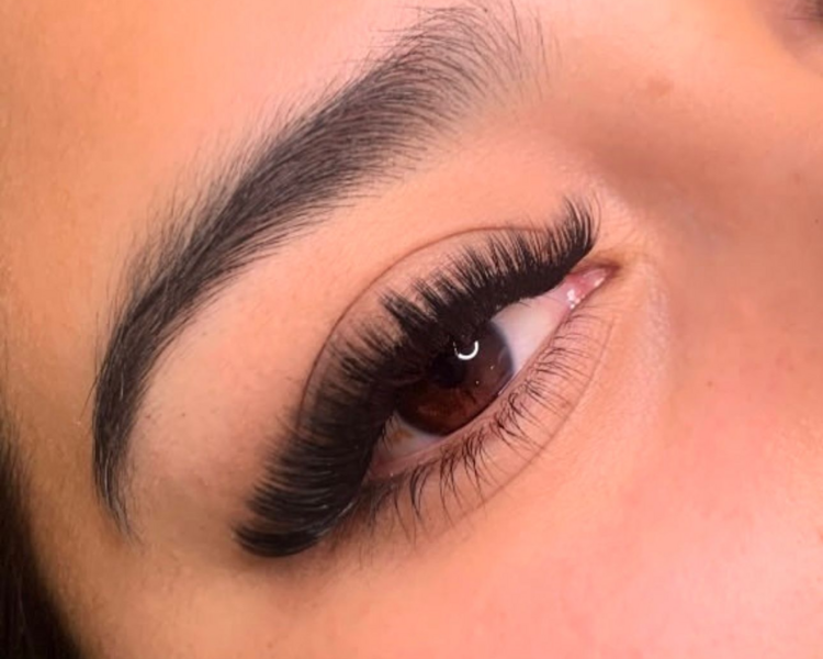 RETOQUE MEGA VOLUMEN RUSO.