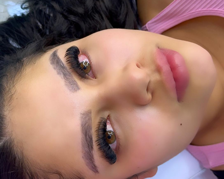 EFECTO MEGA VOLUMEN RUSO, MONTAJE