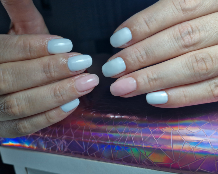 Manicura semipermanente 