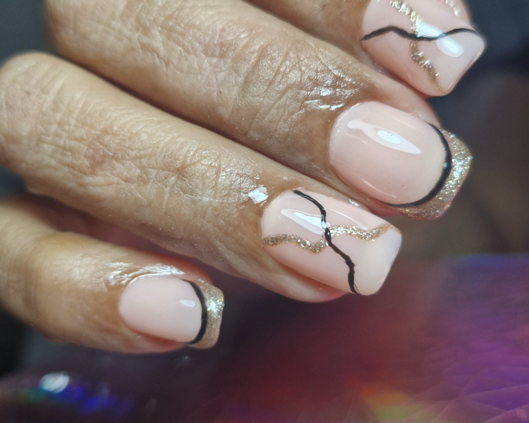 Esculpidas ( Acrílico o polygel)