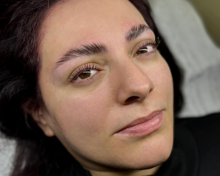 Lifting de Pestañas Clásico + Laminado de Cejas