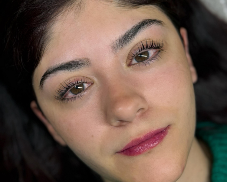 Lifting de pestañas PRO + Perfilado de cejas (hilo o cera)