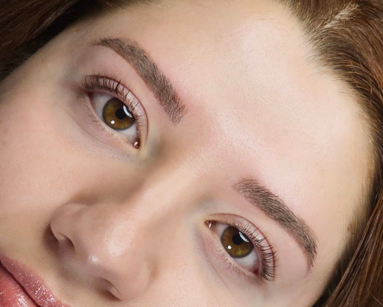 Martes de cejas 🌟 (válido solo para los días martes)