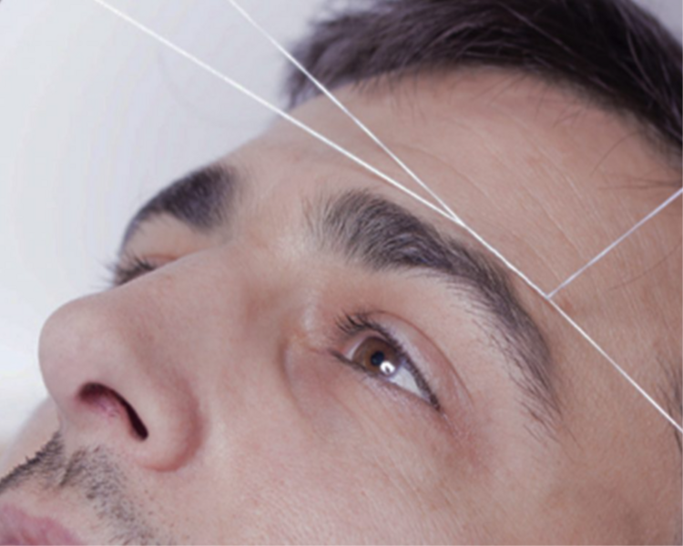 Depilación de cejas con Hilo 