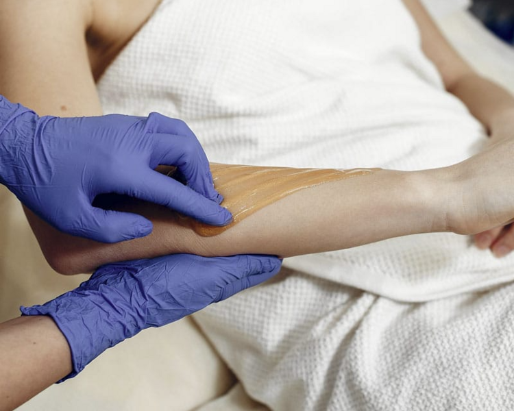 Depilación de Medio Brazo con Cera