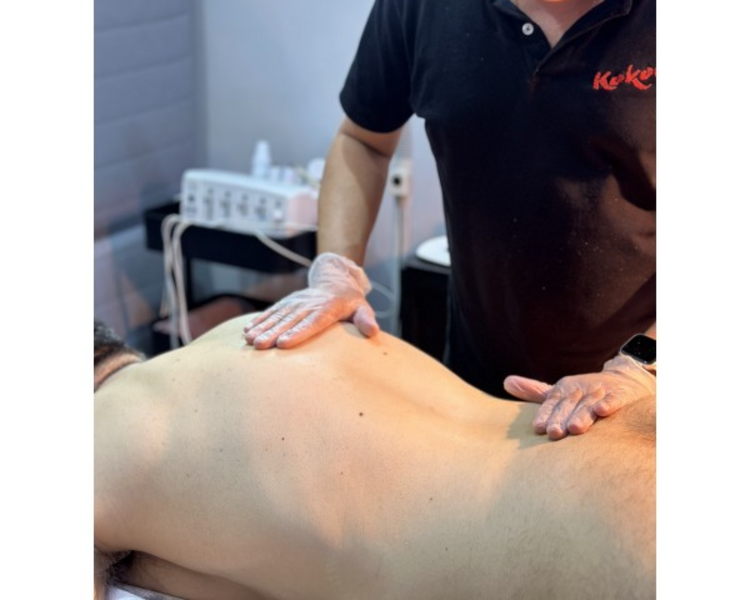 Depilación de espalda media con cera 