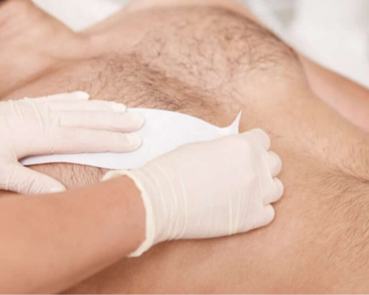 Depilación de pecho con cera 