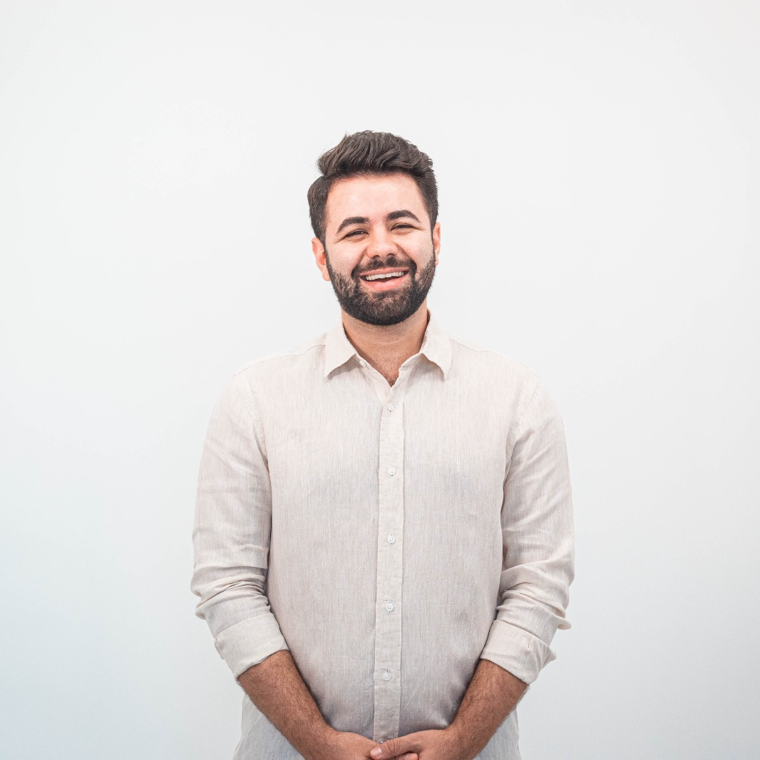 PASTOR LEONEL GENOBAR