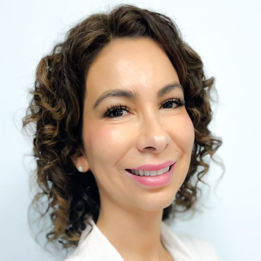 Dra. Ximena Miranda (Ortodoncia y Ortopedia DentoMaxilofacial)