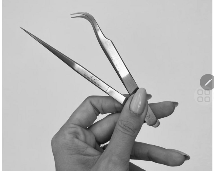 Extensiones Volúmen Tecnológicos+ Perfilado de cejas + Epilación de bozo 💫