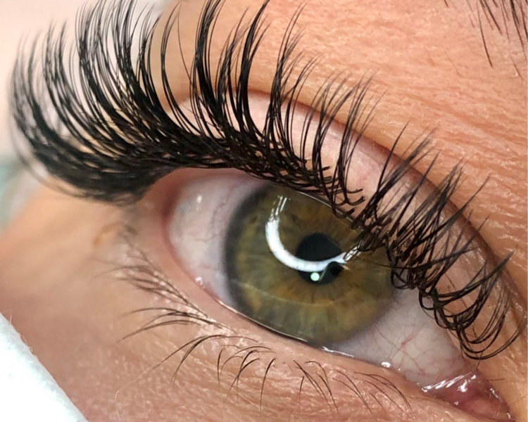 Extensiones de pestañas (Efecto pestañina)