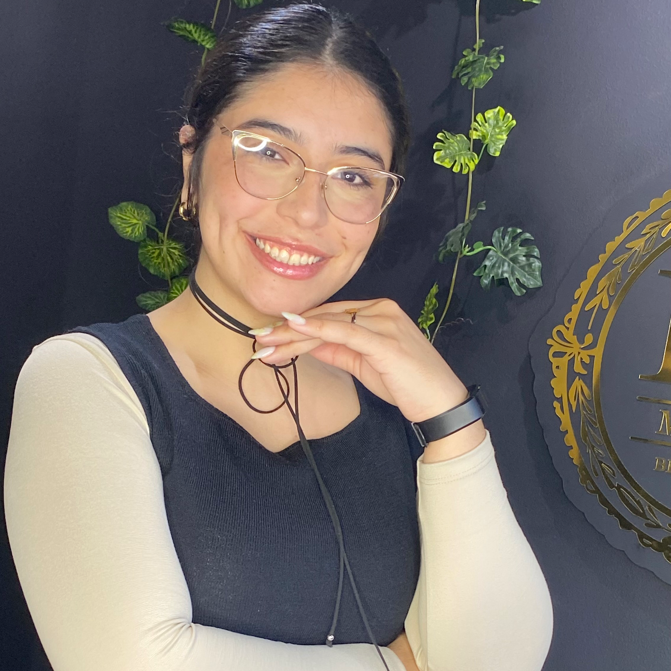 Fiorella Monzonis  -  Manicura