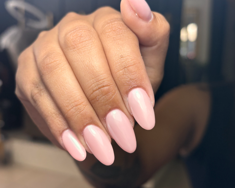 Polygel con esmaltado liso