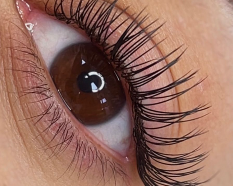 Extensiones de pestañas clásicas 