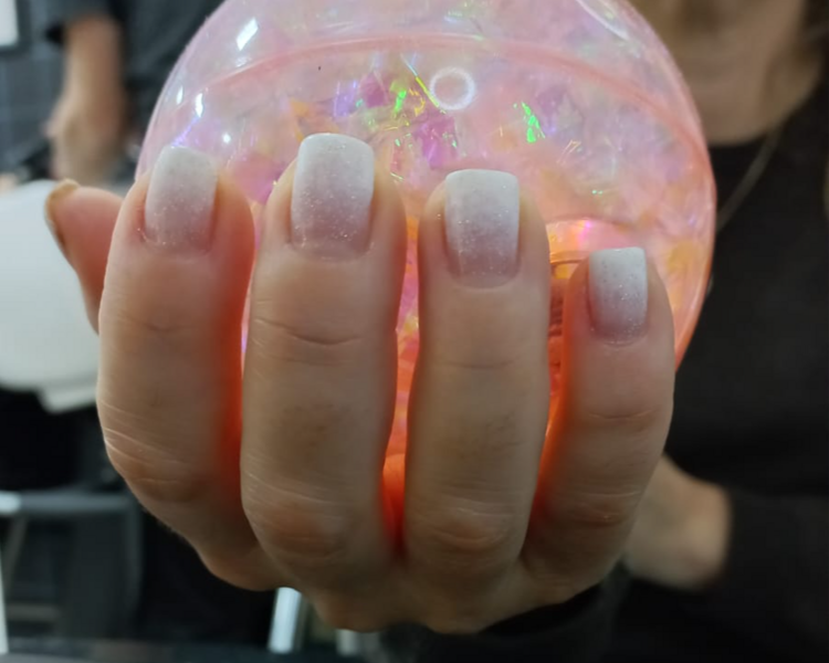 MANICURE SEMIPERMANENTE DESDE