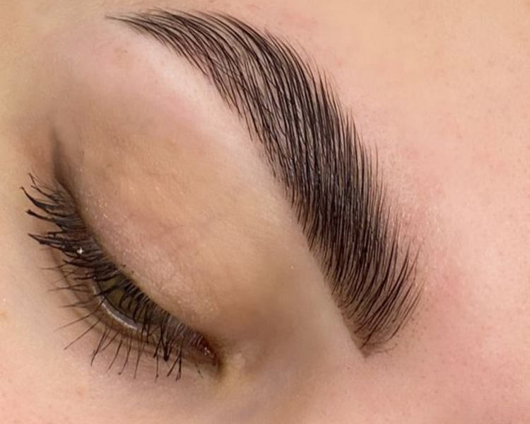 Laminado de cejas (incluye perfilado) 