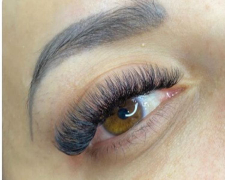 Efecto Volumen medio - Extensiones de pestañas