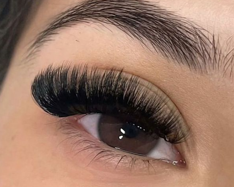 Efecto Mega Volumen - Extensiones de pestañas