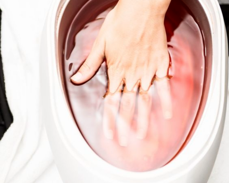 Manos semi con Parafina