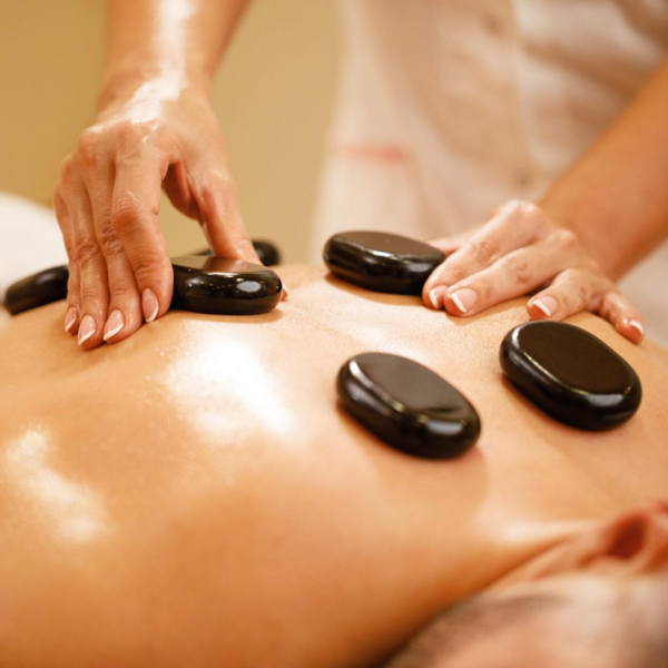 Hot Stone Massage (45 min) / Masaje de Piedras Calientes