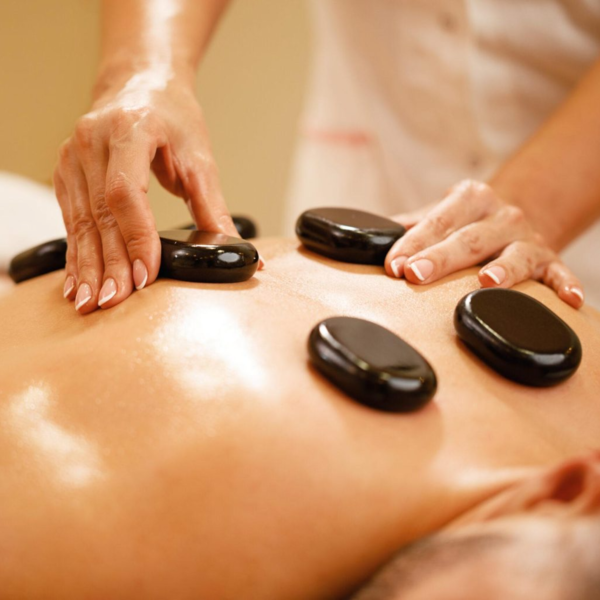Hot Stone Massage (30 min) / Masaje de Piedras Calientes