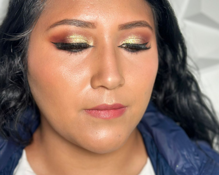 Maquillaje profesional Social (incluye ondas o alaciado)