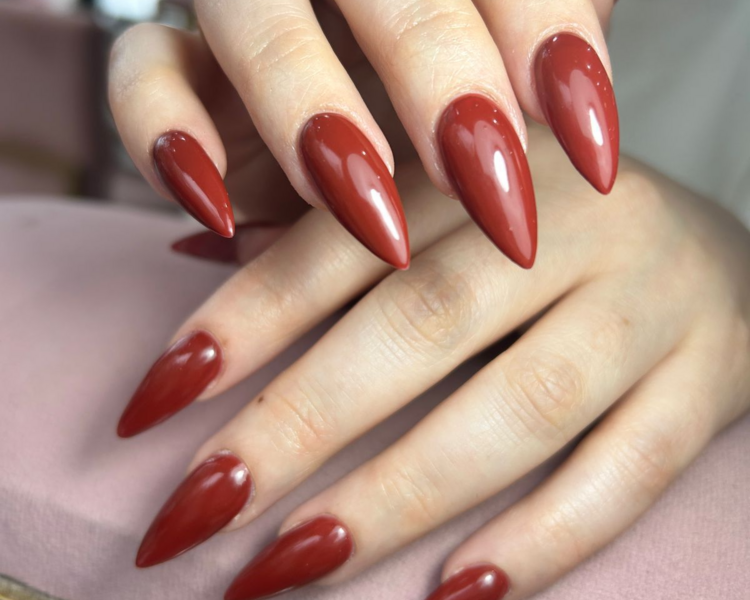 Esculpidas en Poligel con Esmaltado Semipermanente 