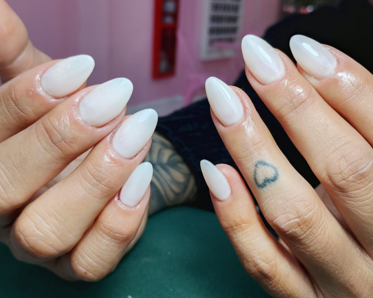 Esculpidas de Acrilico con Esmaltado Semipermanente