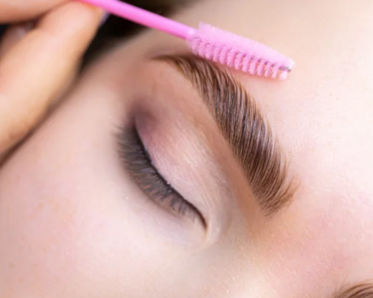 Láminado de cejas + perfilado con pinzas