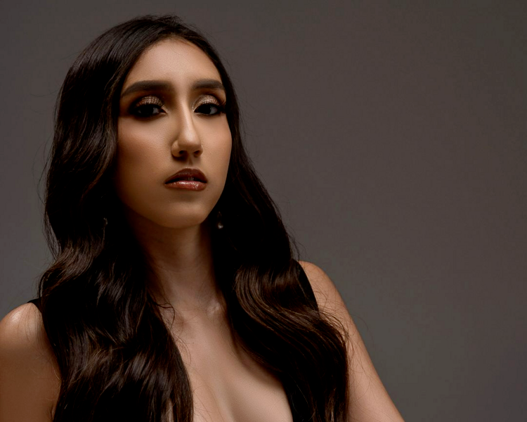 Maquillaje Glam. DESDE: 