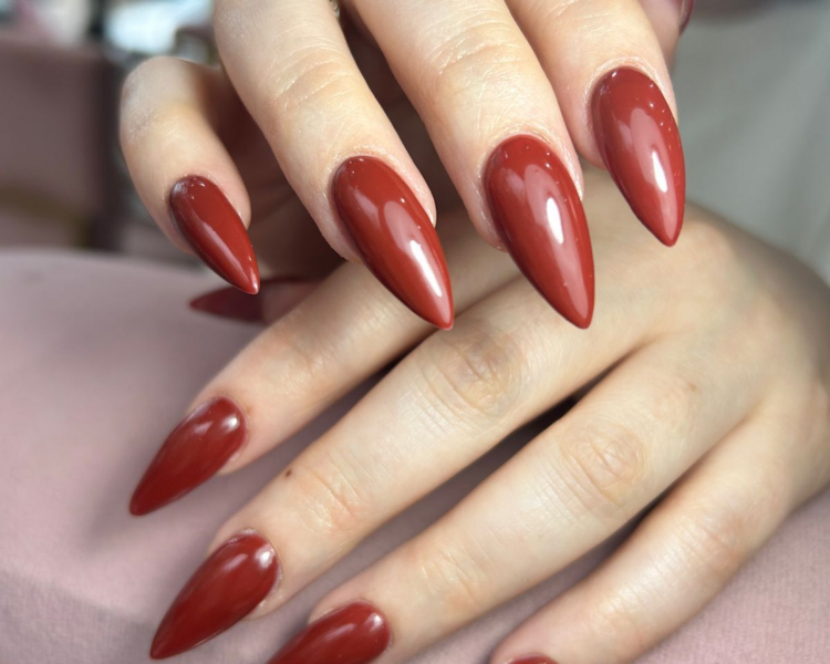 ❣︎ Esculpidas en polygel con Esmaltado Semipermanente