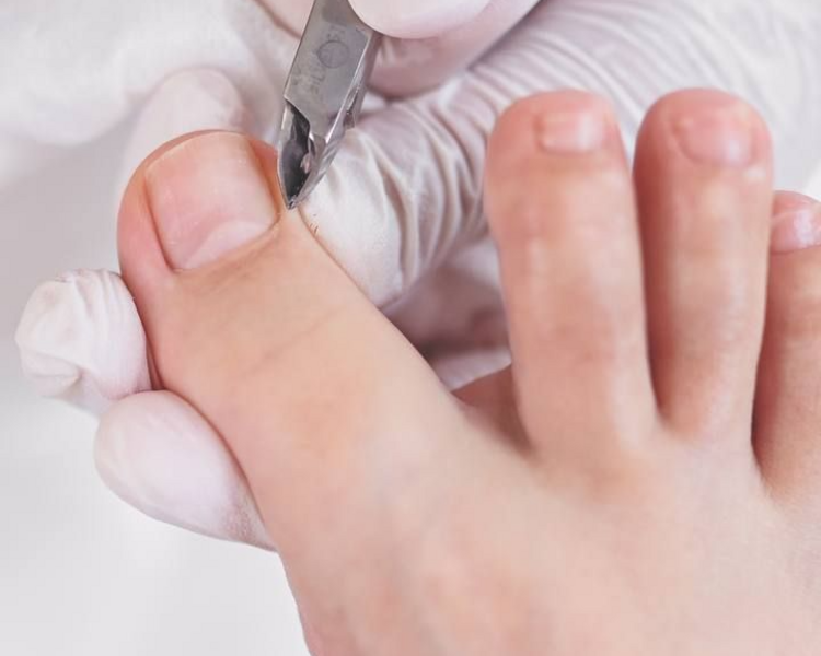 ❣︎Pedicuria con tradicional