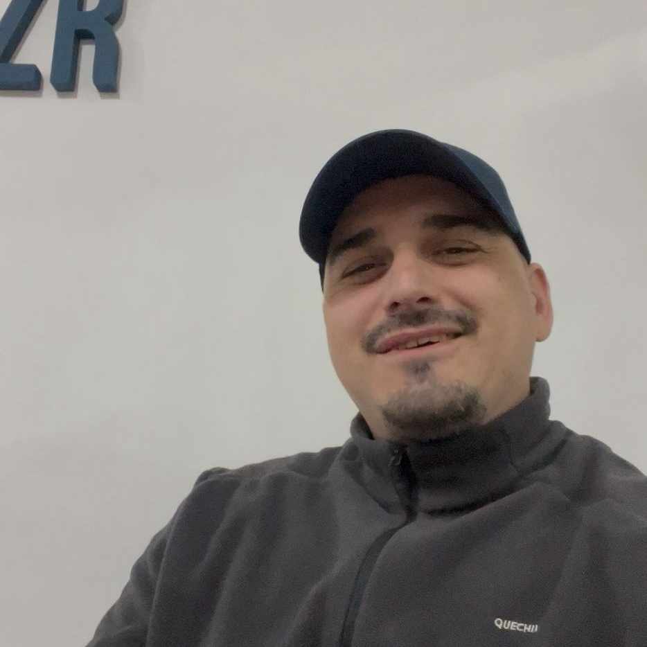 Rolando Flores Zambon