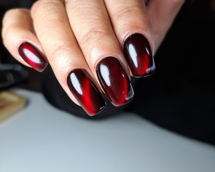 oJo de gato en todas las uñas (adicional a esmaltado)