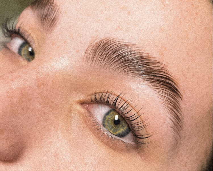 Combo de lifting+ tinte+ perfilado+ laminado con Staff