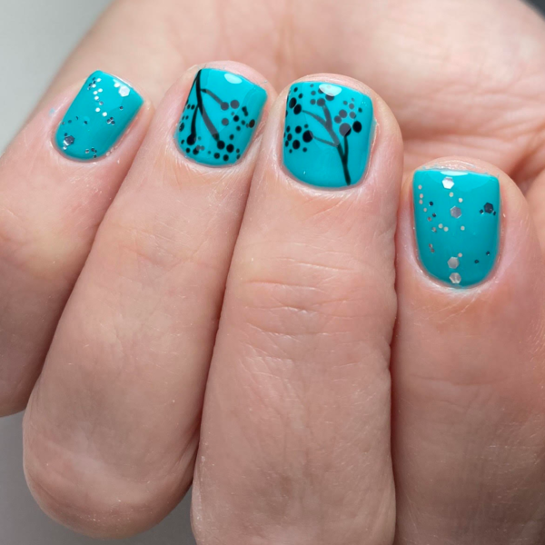 Manicuria con esmaltado semipermanente