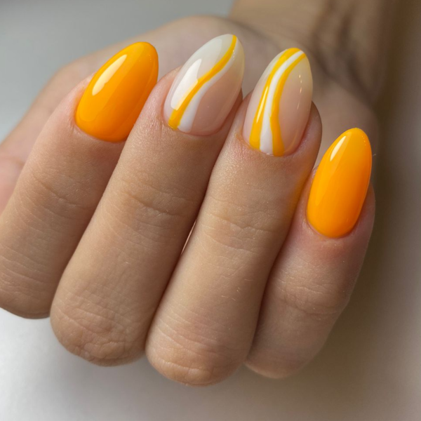 Kapping Polygel con esmaltado semipermanente.