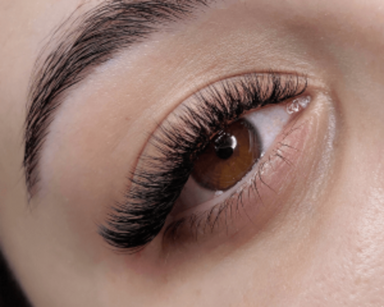 Extensiones de Pestañas – Volumen Tecnológico 3D