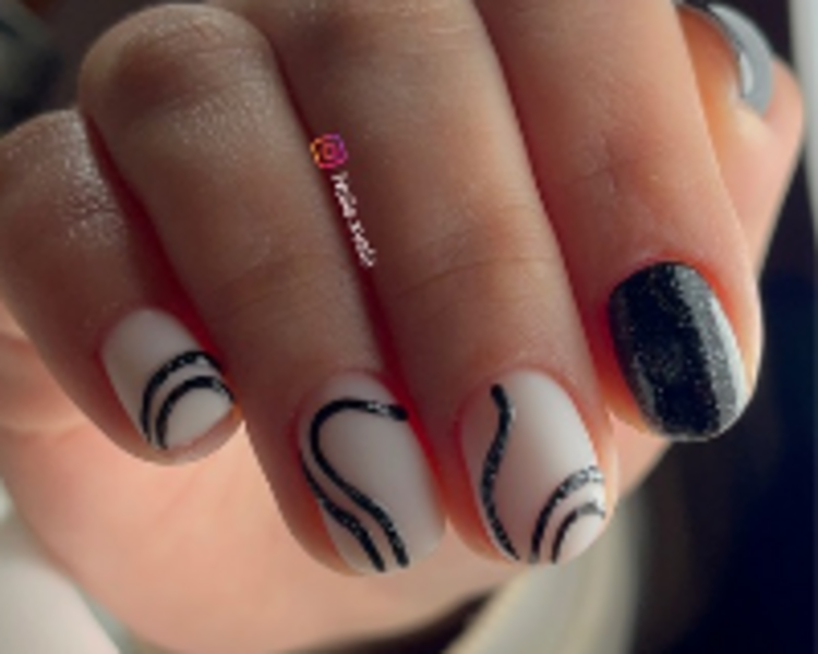 Esmaltado permanente + 2 diseños 