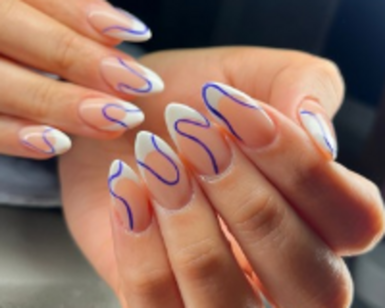 Uñas acrílicas largo 1/2 de 1 tono