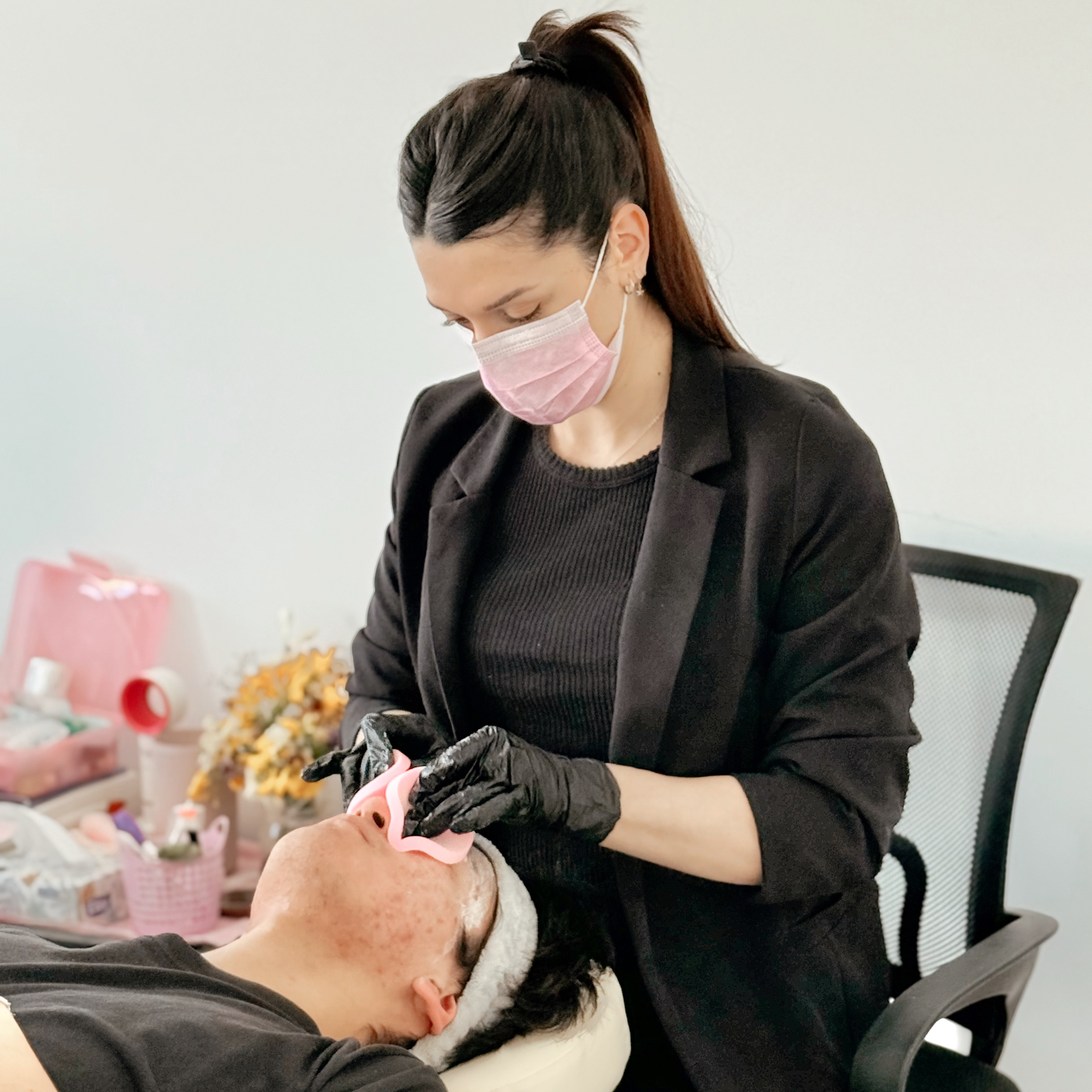 Cele Ponce I Cosmetologa, especialista en cejas