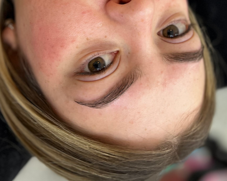 Diseño y perfilado de cejas