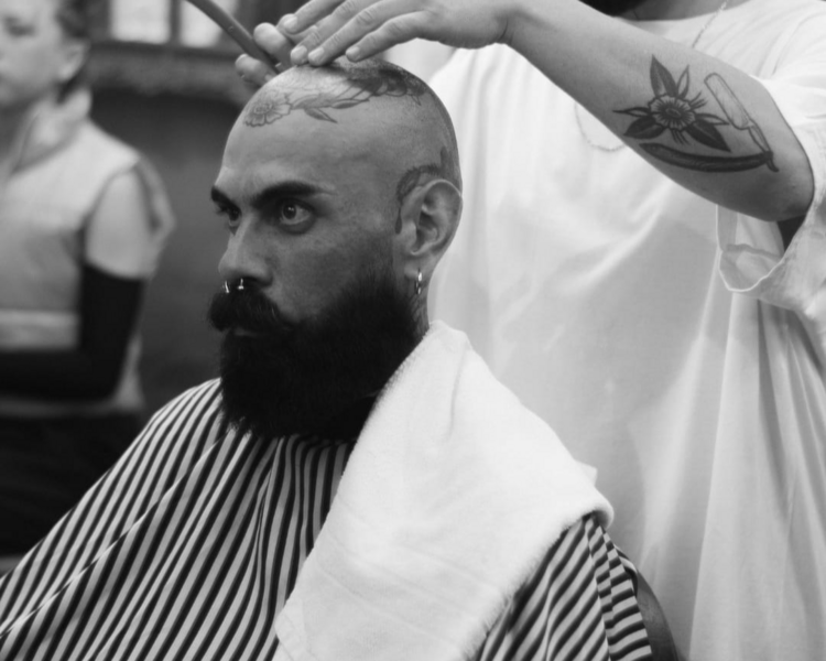 AFEITADO TRADICIONAL A NAVAJA (CABEZA O ROSTRO)