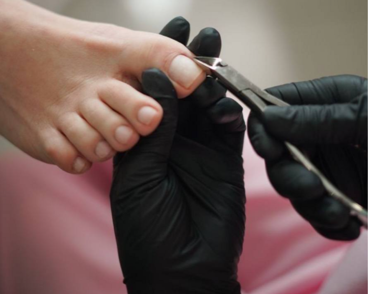 PEDICURÍA ESTÉTICA SIN ESMALTADO