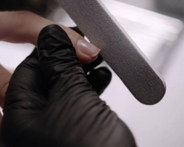 BELLEZA DE MANOS SIN ESMALTADO