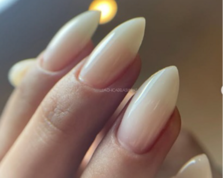 Services Esculpidas en Polygel + Esmaltado Semi LISO