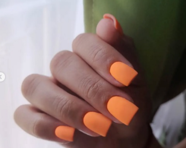 Services Capping en Gel + Esmaltado Semi permanente Liso