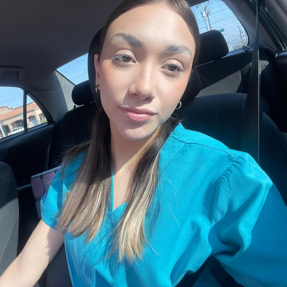 NAOMY/ COSMETÓLOGA Y DEPILACIÓN LÁSER