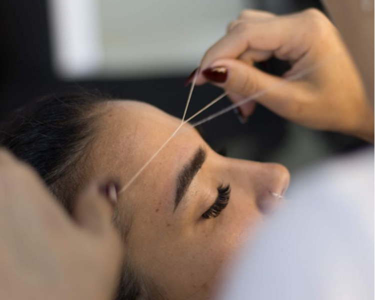 Depilación hindu rostro completo (no incluye cejas)