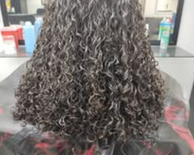 PERMANENTE ( CHINOS O ONDULADO ) “ a la altura del hombro”